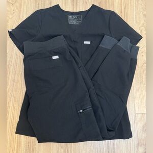 Figs Scrub Set